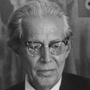 Carlos Mérida Biography